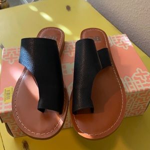 Gianni Bini black leather sandals.